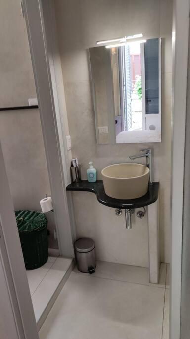 Apartament Monolocale Intimo Con Terrazzino Mediolan Zewnętrze zdjęcie